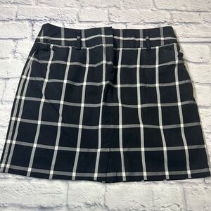 Tommy Hilfiger Black and White Plaid Mini Skirt. Preppy. Academia. Size 12.
